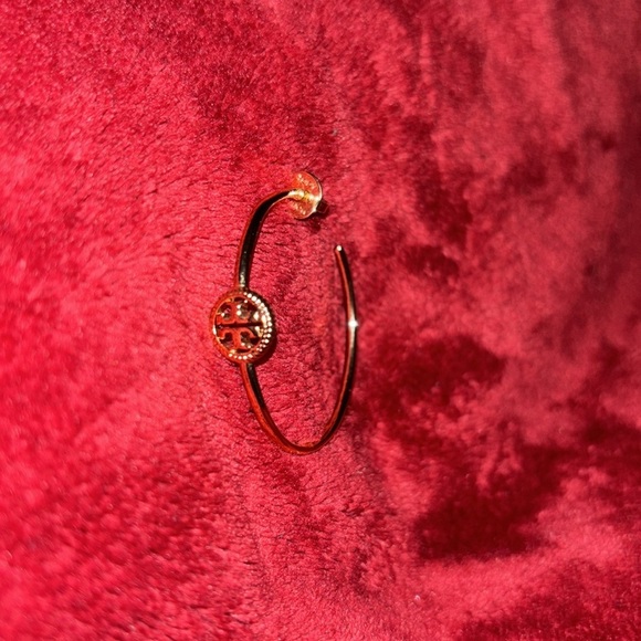 Tory Burch Elegant Gold Hoop Earring - Picture 4 of 8